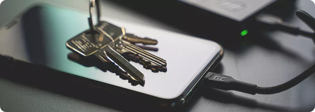 How to choose and install glass for your phone?