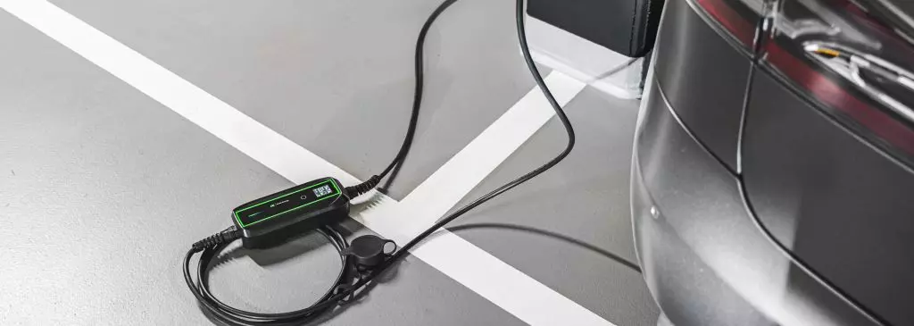What to look out for when choosing a new car cable and charger?